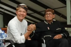 Profil Solihin GP, Eks...