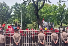 Buruh Kembali Demo di...