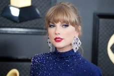7 Artis Hollywood Ini...