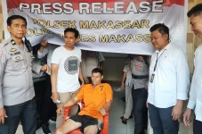 Pembunuh Sadis Buang...