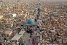 Wadi Al-Salam, Kuburan...