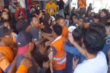 Tak Punya Tiket Kapal,...