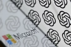 OpenAI dan Microsoft...