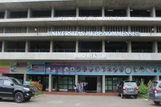 20 Universitas Swasta...