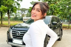 Jessica Iskandar Bagikan...