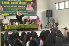 Yenny Wahid Ungkap Kriteria...