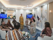 Terus Perkuat Layanan,...