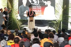 Ganjar Memulai Kampanye...
