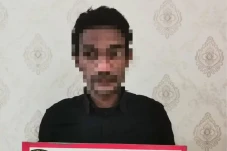 Polisi Tangkap Pria...