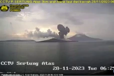 Gunung Anak Krakatau...