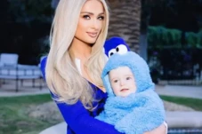 Paris Hilton Bahagia...