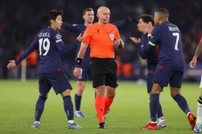 Wasit Liga Champions...