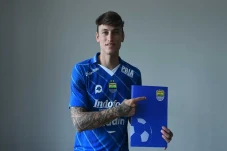 Gabung Persib Bandung,...
