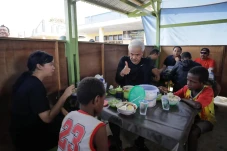 Makan Bubur Bareng Ganjar,...