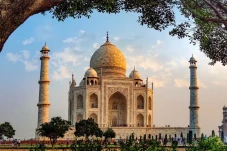4 Fakta Menarik Taj...