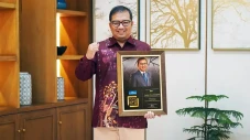 Direktur Keuangan dan...