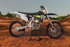 Spesifikasi Triumph...