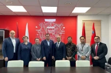 Bangun Internasionalisasi...