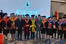Orasi Ilmiah di Wisuda...