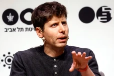 Kembali Jadi CEO OpenAI,...