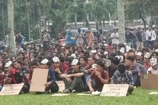 Gelar Mimbar Bebas,...
