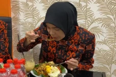 Siti Atikoh Rasakan...