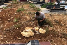 Gempar! Kuburan Baru...