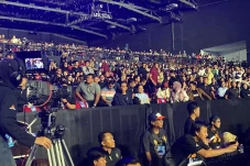 Jokowi dan Iriana Nikmati...