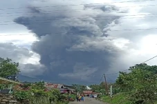 Suara Letusan Gunung...