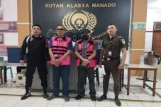2 Tersangka Korupsi...
