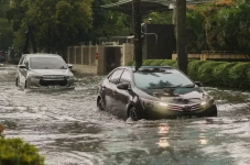 4 Teknologi Mobil Ini...