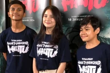 Main Film Petualangan...