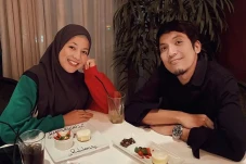 Desta Kepergok Komentari...