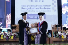 Wiwiek Hendrowati Jadi...