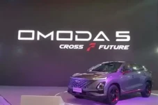 Mobil Listrik Omoda...
