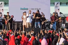 Nyanyi Bareng Pendhoza,...