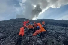 Update Identitas Lengkap...