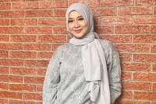 Okie Agustina dan Gunawan...