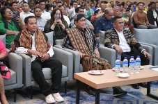 Merekatkan Indonesia...