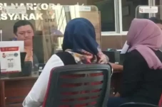 Wanita Ini Babak Belur...