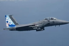 Jet Tempur F-15 Arab...