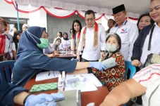 HT Hadiri Bazar Murah...