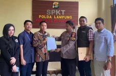 Komunitas Advokat Laporkan...