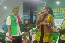 Bertemu Sandiaga Uno,...