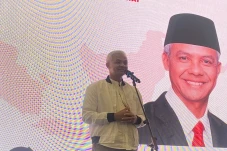 Luncurkan Merchandise,...