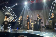 Jadi Juri X Factor Indonesia,...