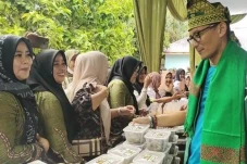 Hadiri Bazar Murah di...