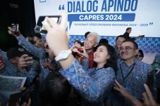 Ganjar Terima Aspirasi...