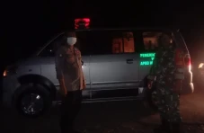 Pasutri Tertabrak Kereta...