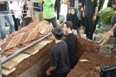 Momen Jeje Govinda Turun...